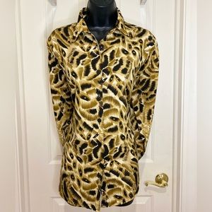 Priamixa's Medium-sized Feathered Leopard Print, Long Sleeve Button-up